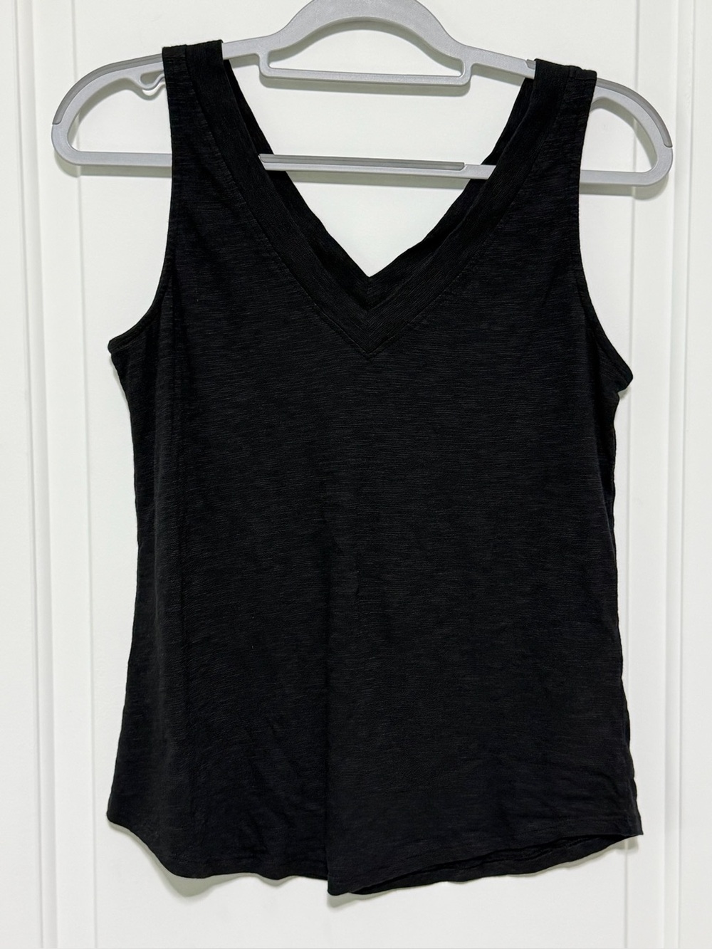 NWOT White House Black Market Black V-Neck Tank Top
